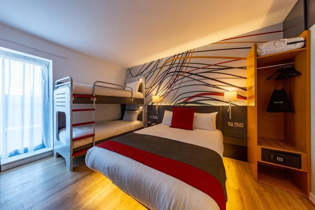 Modern design bedroom with bunk beds.