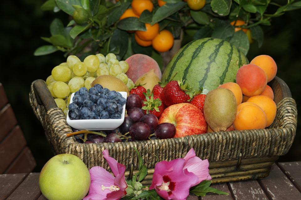 Popular fruits names in Telugu language are Badam Jallaru Pandu, Peri Pandu, Cheruku Gada and Mamidi.
